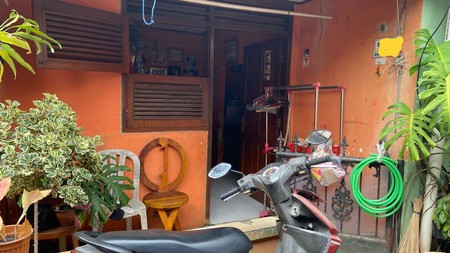 Dijual Rumah Sangat Murah di Jalan Depsos Pertama, Bintaro, Jakarta Selatan