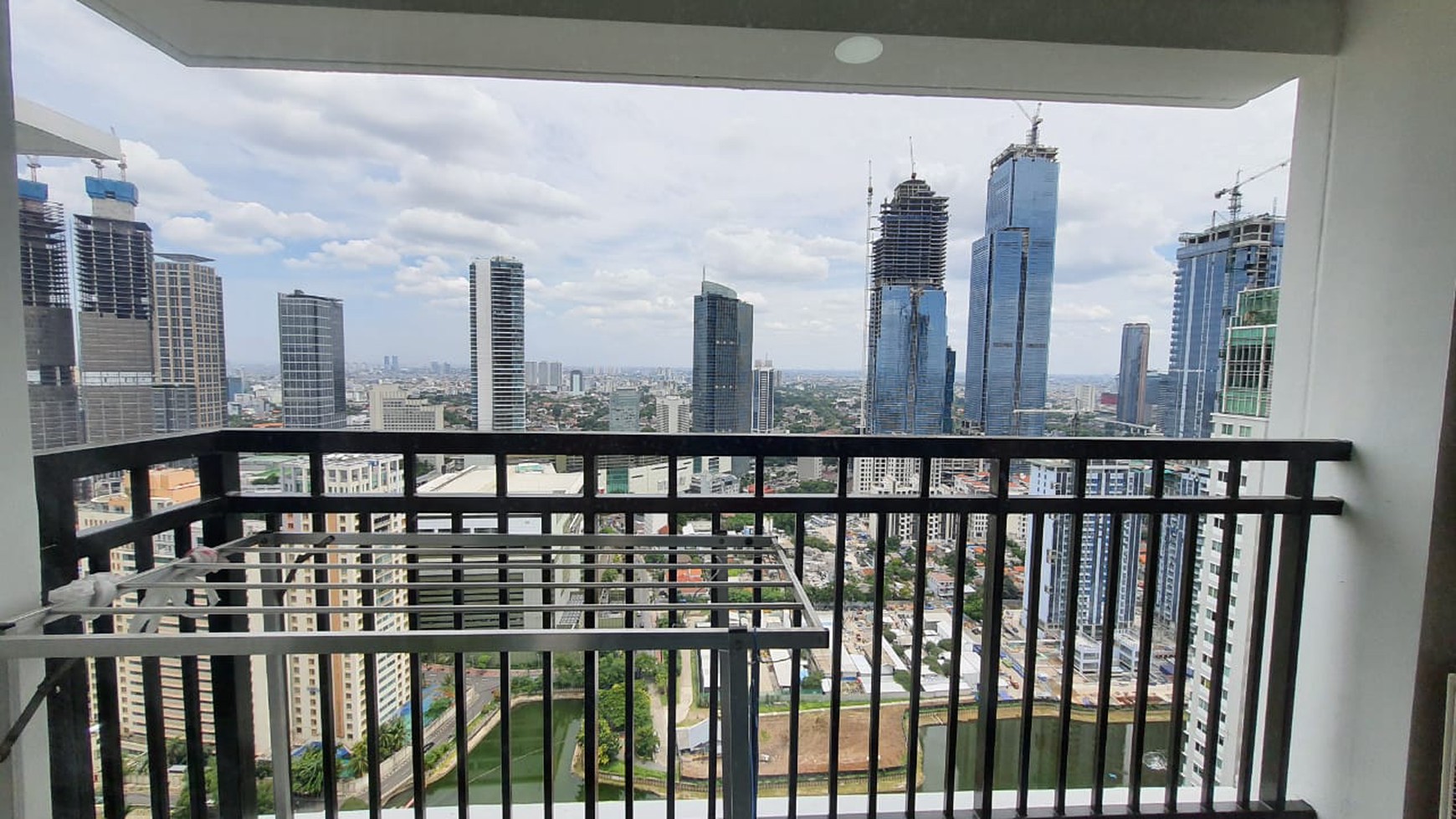 Dijual 2BR Apt di Thamrin Executive Residence