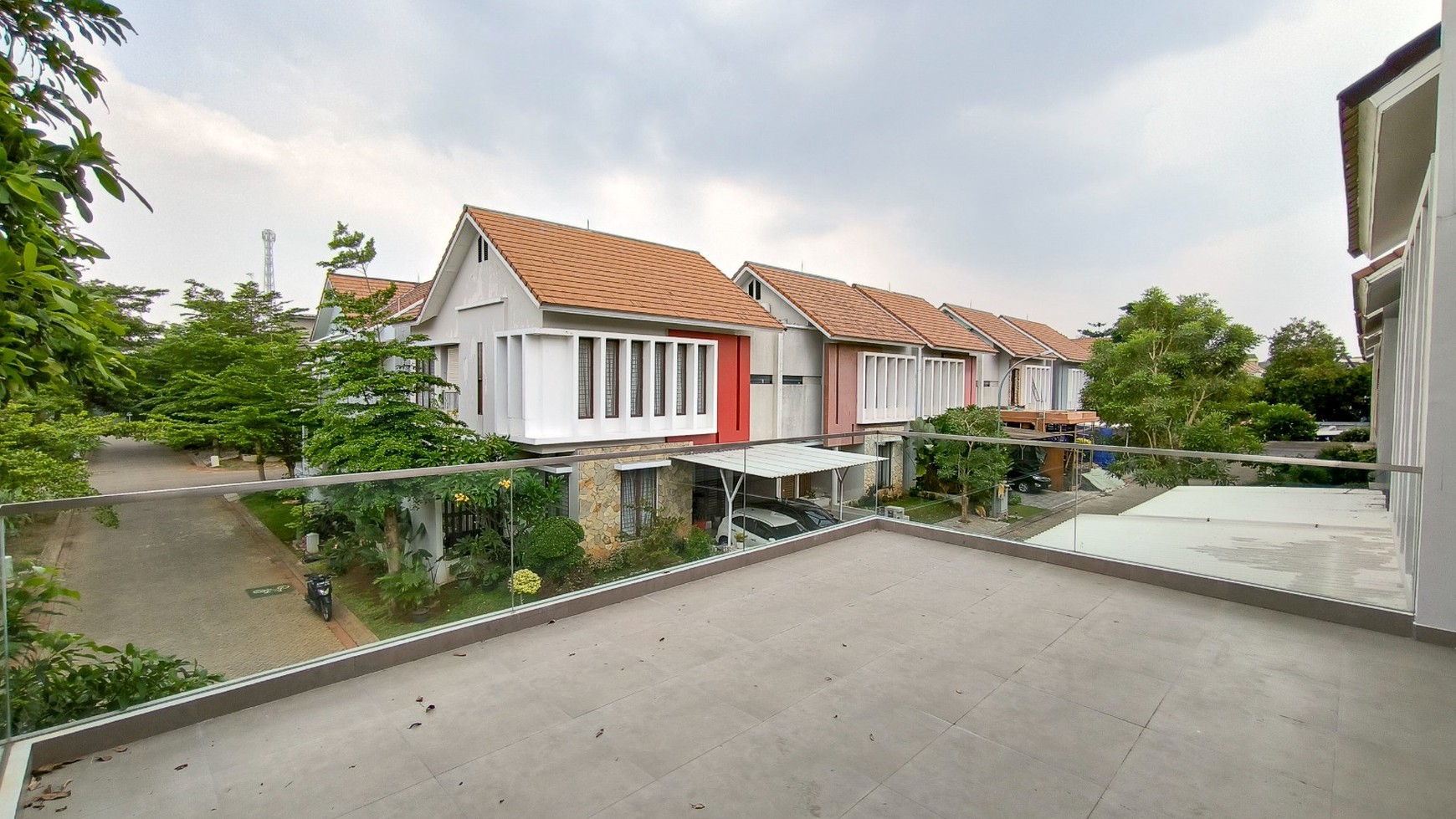 Rumah Bagus,dalama cluster di Bintaro Jaya 