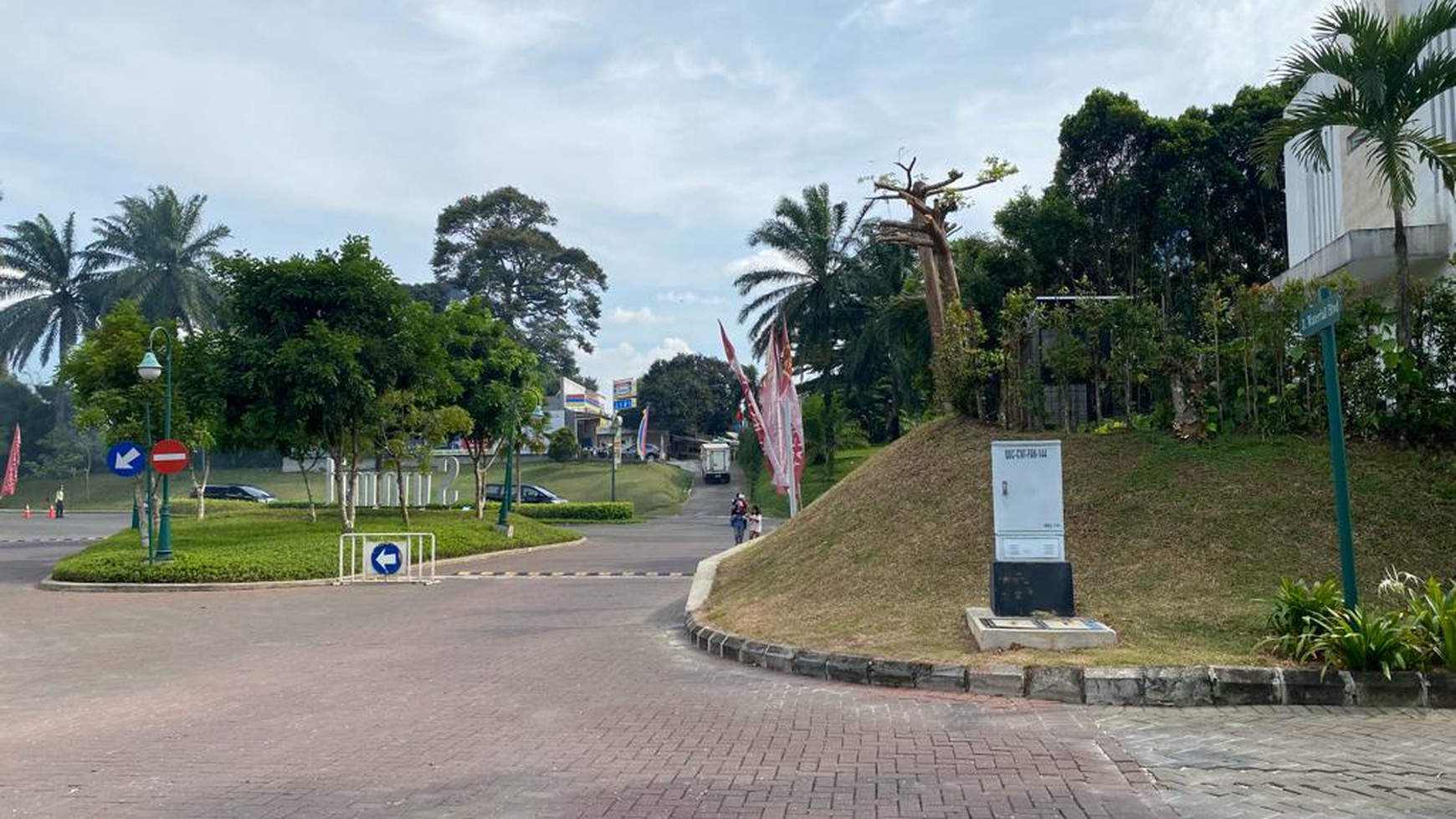 Rumah Hook di Rancamaya Golf Estate, Ciawi Bogor