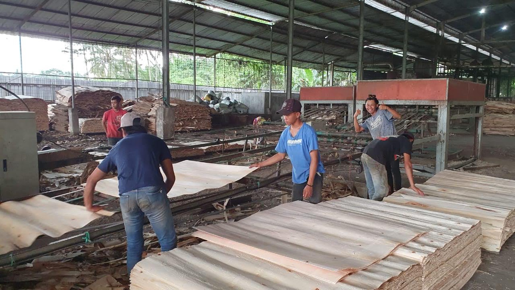 Dijual.1,3 Ha Pabrik Lempeni - Tempeh - Kab.Lumajang - Jawa Timur plus MESIN lengkap