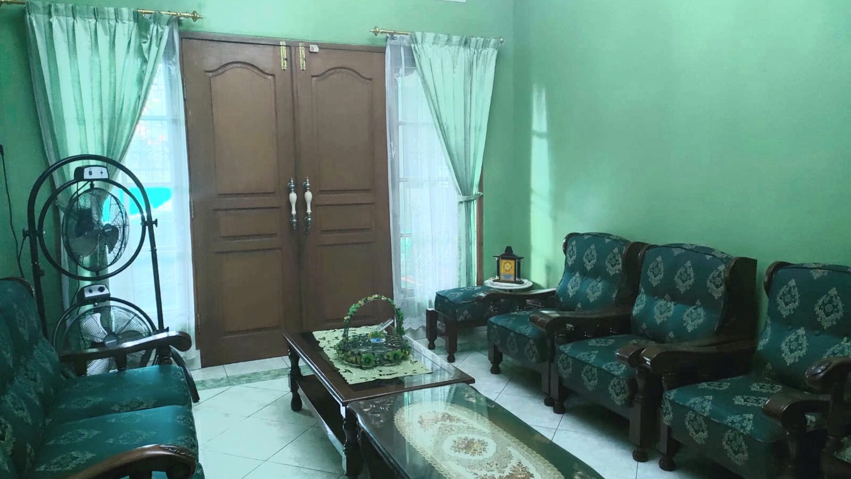 Di Jual Rumah 3 lantai di Jalan zambrut raya Sumur Batu, jakarta Pusat.