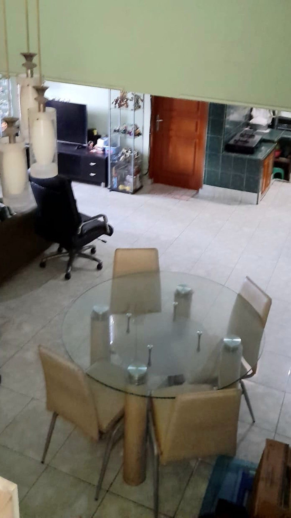 Di Jual Rumah 3 lantai di Jalan zambrut raya Sumur Batu, jakarta Pusat.