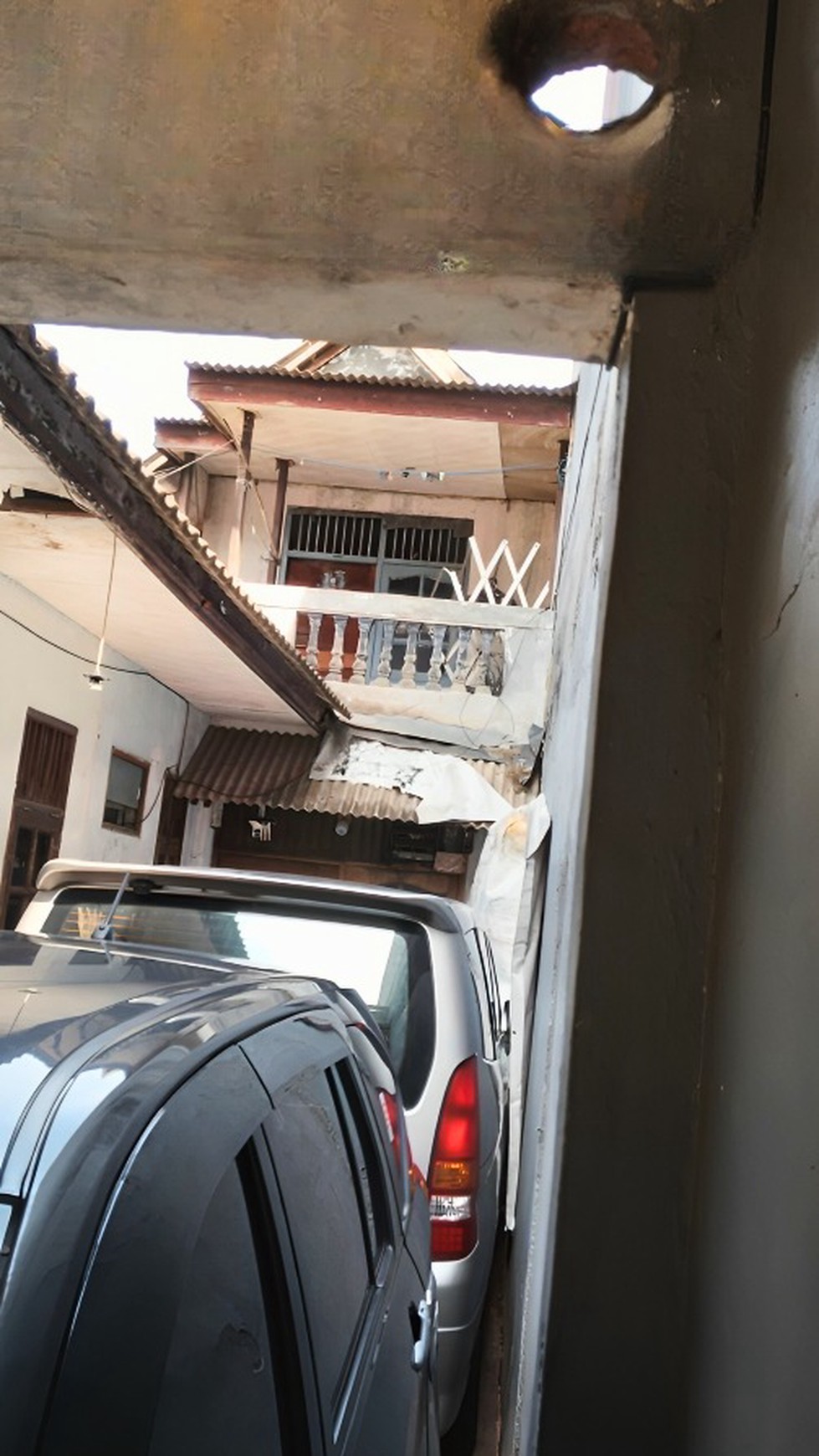 RUMAH DIJUAL SRENGSENG - KEMBANGAN  