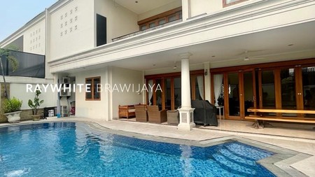 Rumah Mewah Dalam Kompleks Area Kemang 