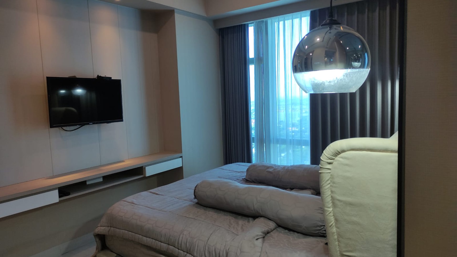 Disewakan Apartemen La Riz Mansion tipe 3 Bedroom FULL FURNISHED Exclusive PRIVATE LIFT Akses Pakuwon Mall Surabaya Barat