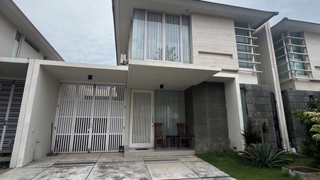 dijual rumah pakuwon indah sudah renovasi full furnished