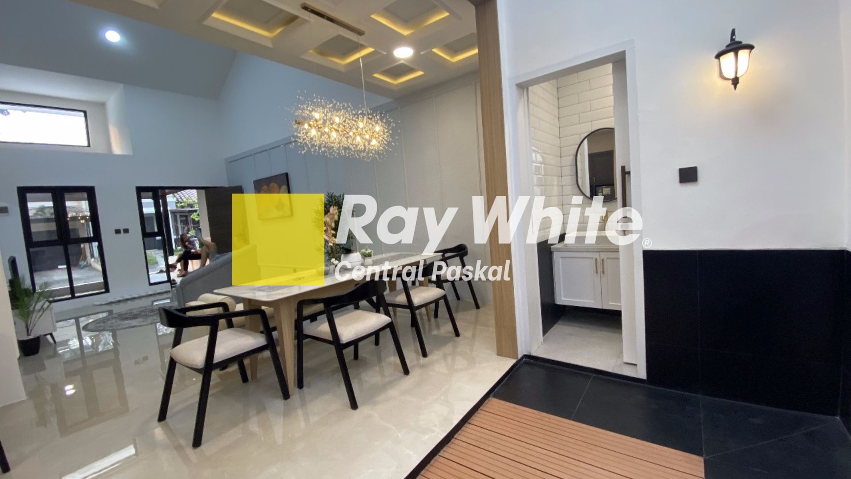 Rumah Lux Full Renovasi dan Full Furnish American Style di KBP Padalarang