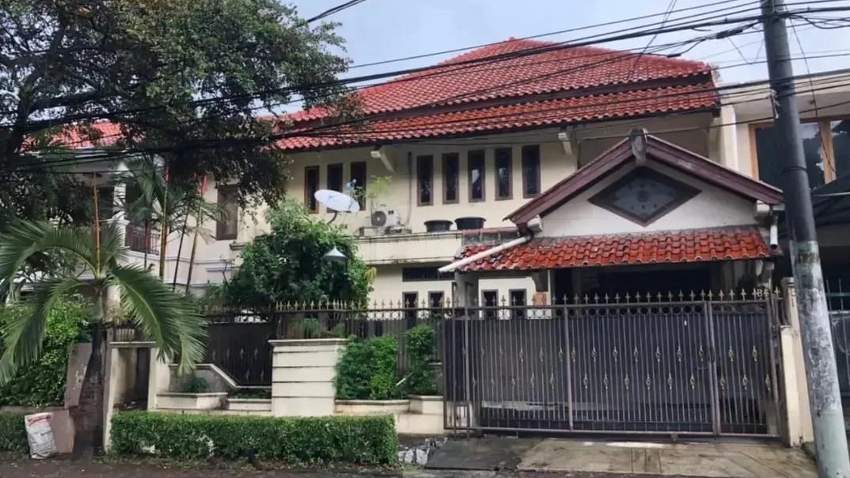 Rumah layak huni dicamar Bintaro sektor 3