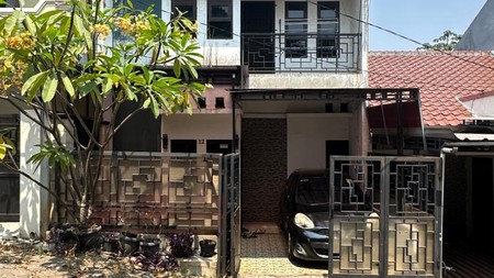 Rumah 2 lantai dalam cluster akses ke Stasiun Kereta dan Tol di Pondok Mahoni, Beji Depok