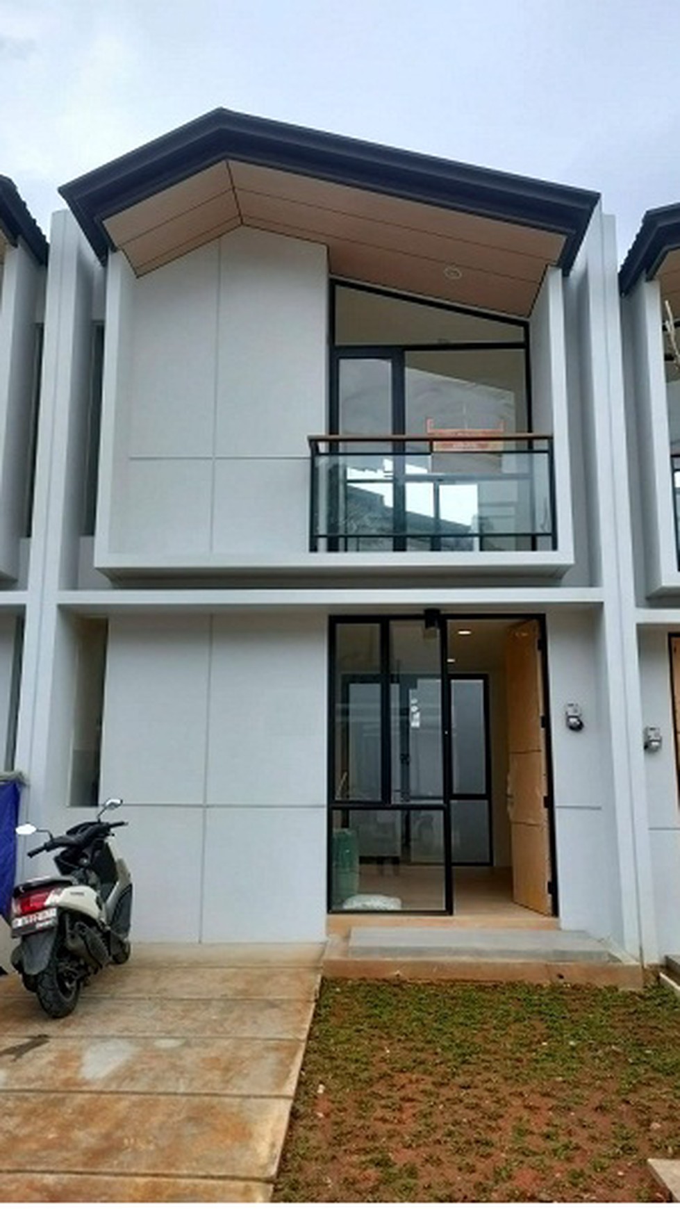 Disewakan rumah hunian di Cendana icon Lippo karawaci Tangerang