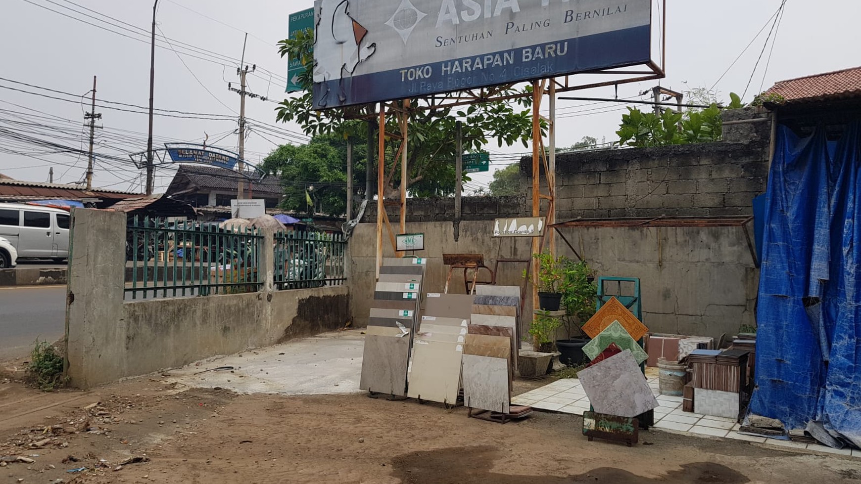 Gudang Pinggir Jalan dekat Pintu tol Cisalak Depok Bogor