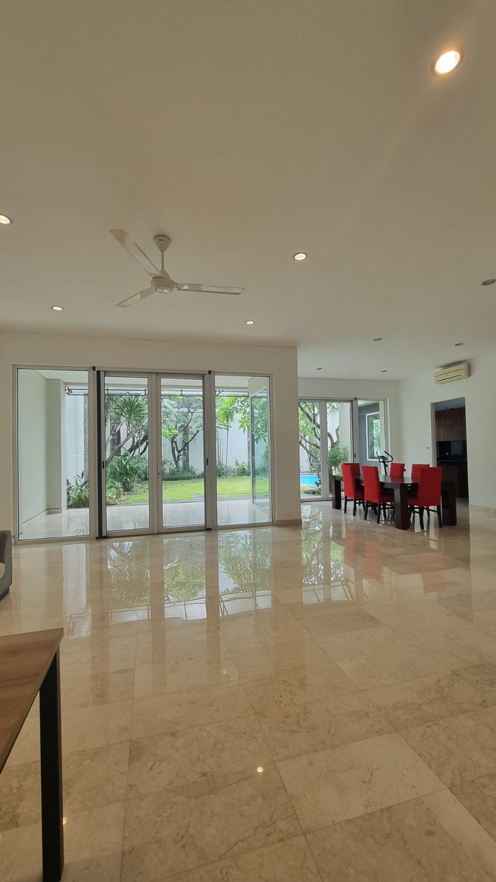 Very exclulsive and comfortable house inside townhouse in a prime area kemang