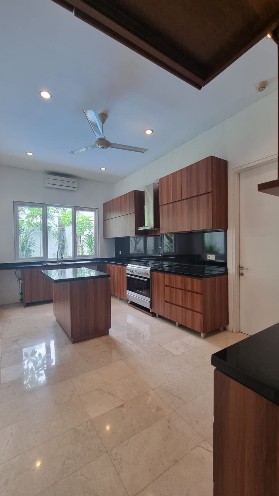 Very exclulsive and comfortable house inside townhouse in a prime area kemang