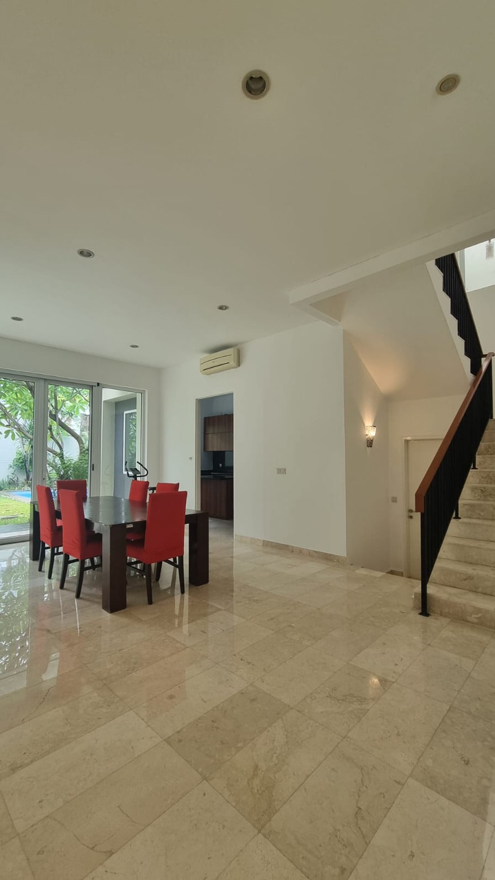 Very exclulsive and comfortable house inside townhouse in a prime area kemang