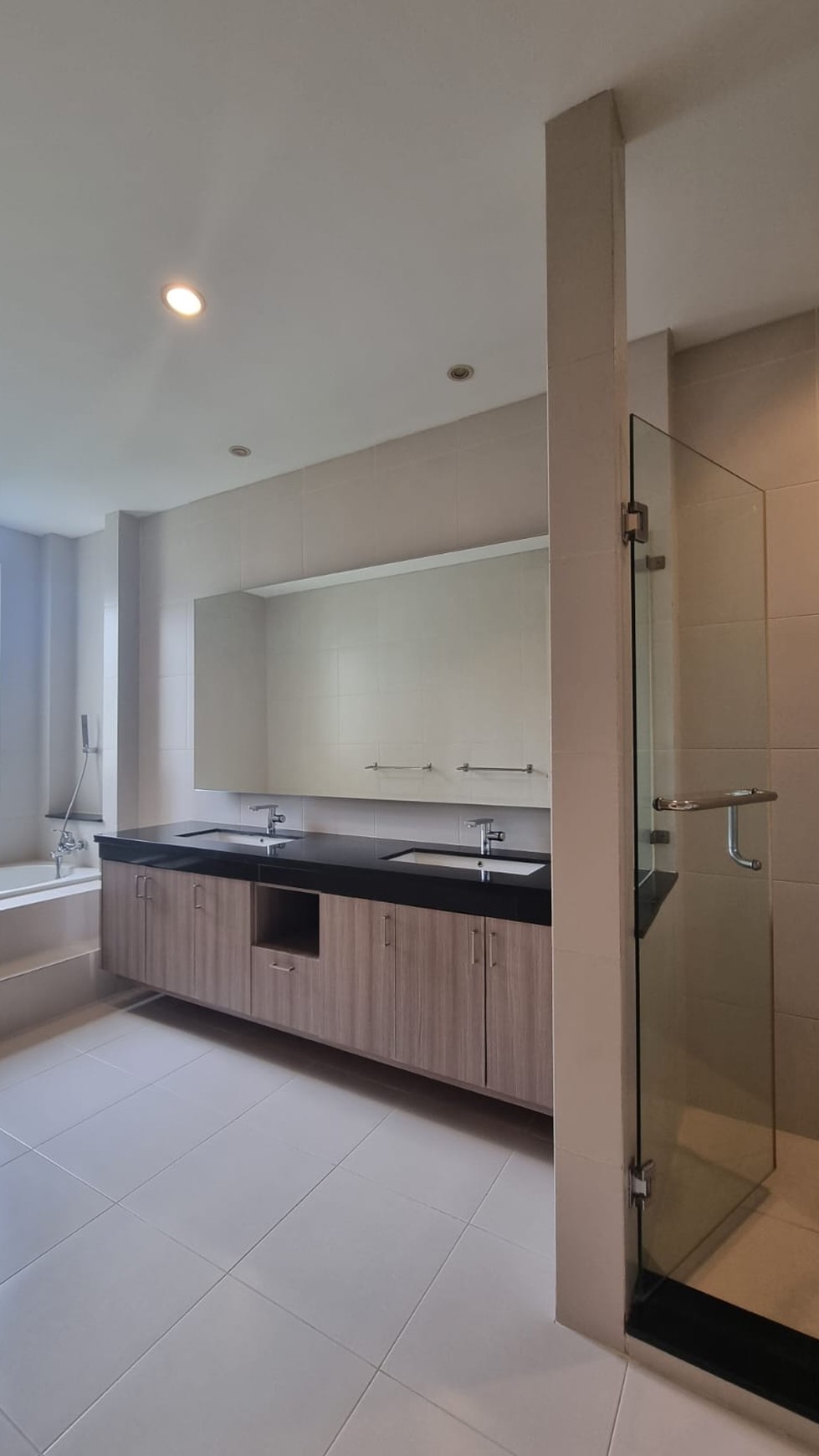 Very exclulsive and comfortable house inside townhouse in a prime area kemang