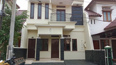 Rumah Bagus D Pesona Khayangan Mungil Depok Jawa Barat