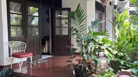Rumah 2 Lantai, lingkungan nyaman dan Nyaman di Bintaro 
