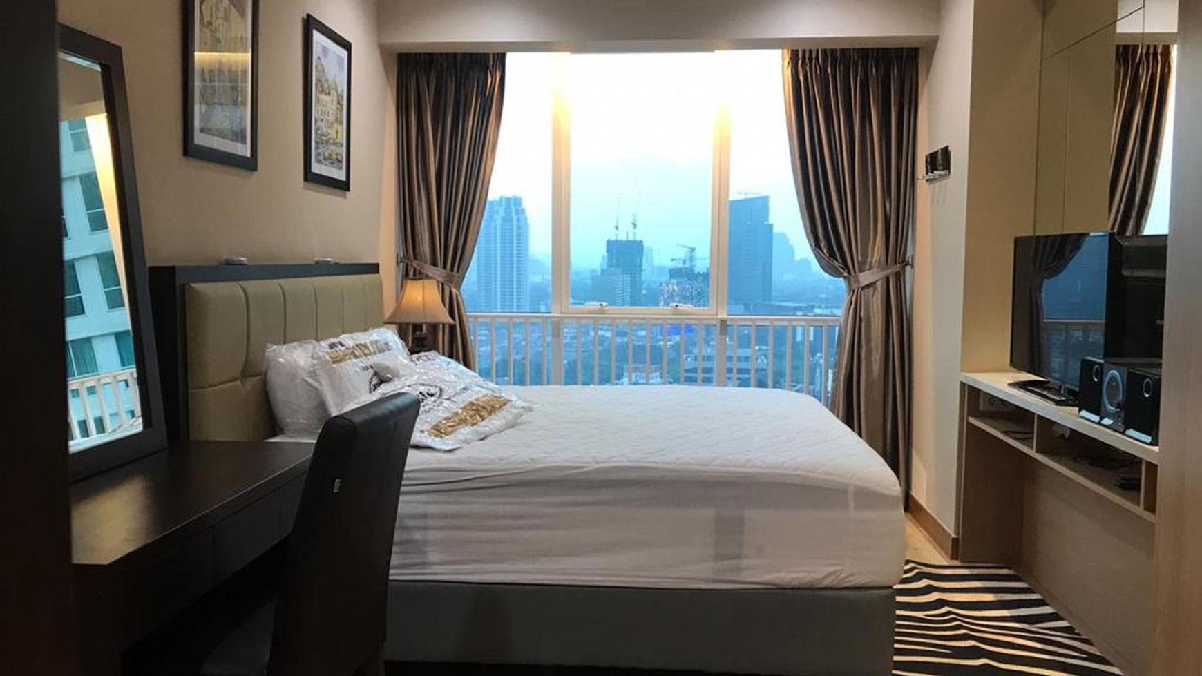 Setiabudi Sky Garden Kuningan, 2 bedroom,  90 m2, kondisi tersewa, cocok untuk invest, jual rugi !