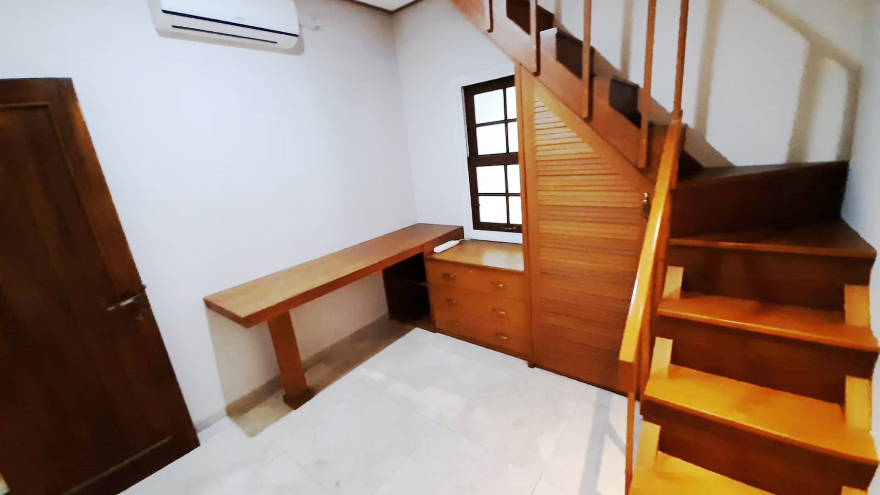 Rumah di Puyuh Bintaro Sektor 5, dengan taman dan siap huni di Bintaro Sektor 5