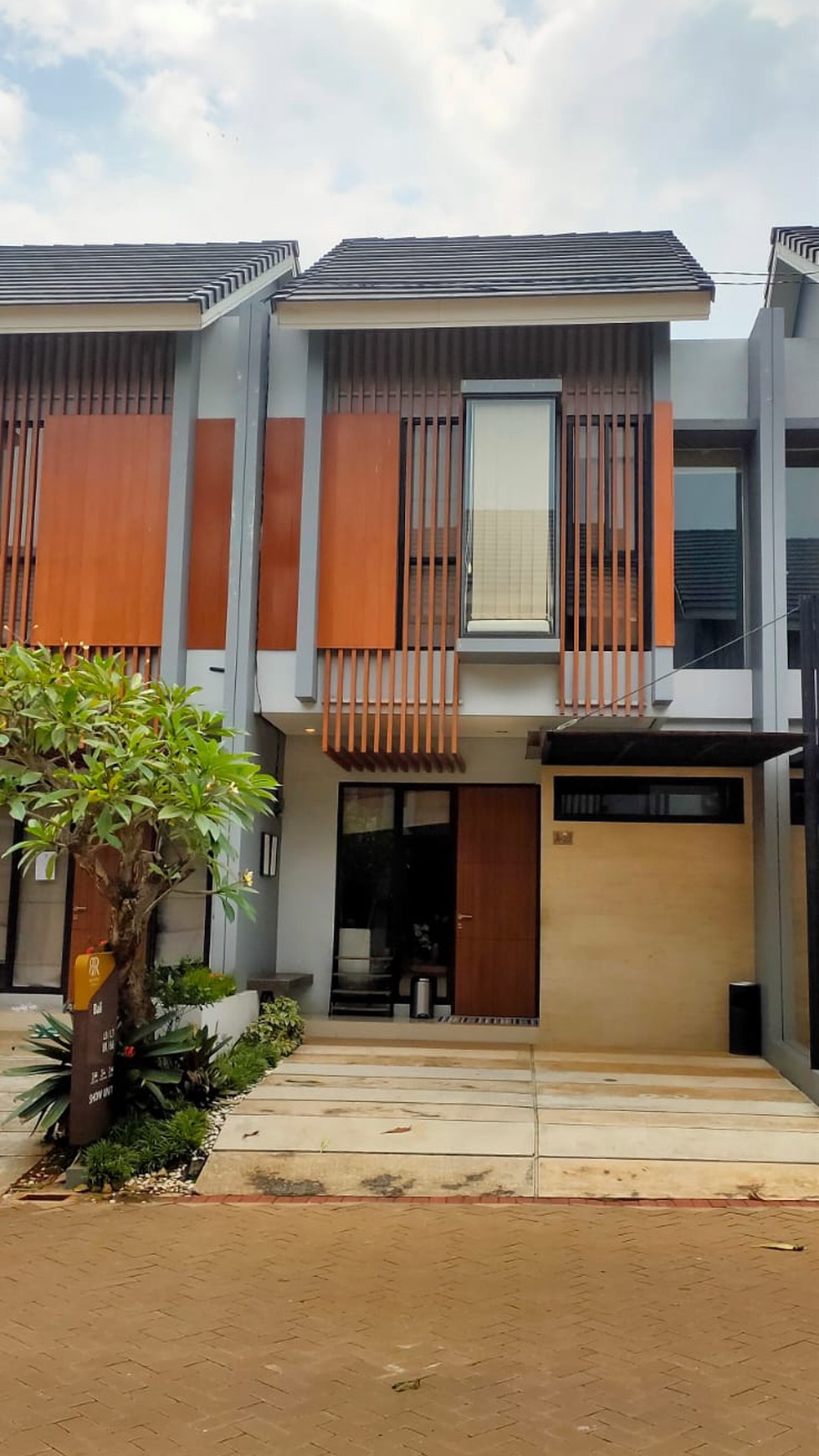 Dijual Brand New Rumah  ala Resort Bali  di Serpong