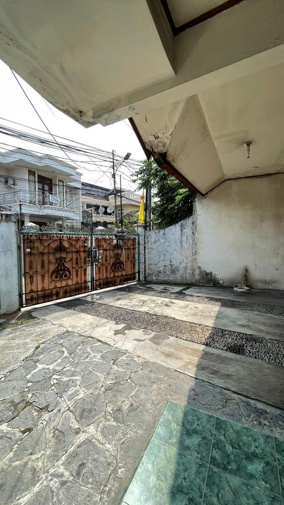 Rumah Jalan Kemuning Raya Utan Kayu Jakarta Timur