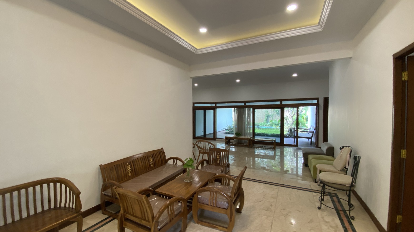 Beautiful house very good for office at ampera jakarta selatan