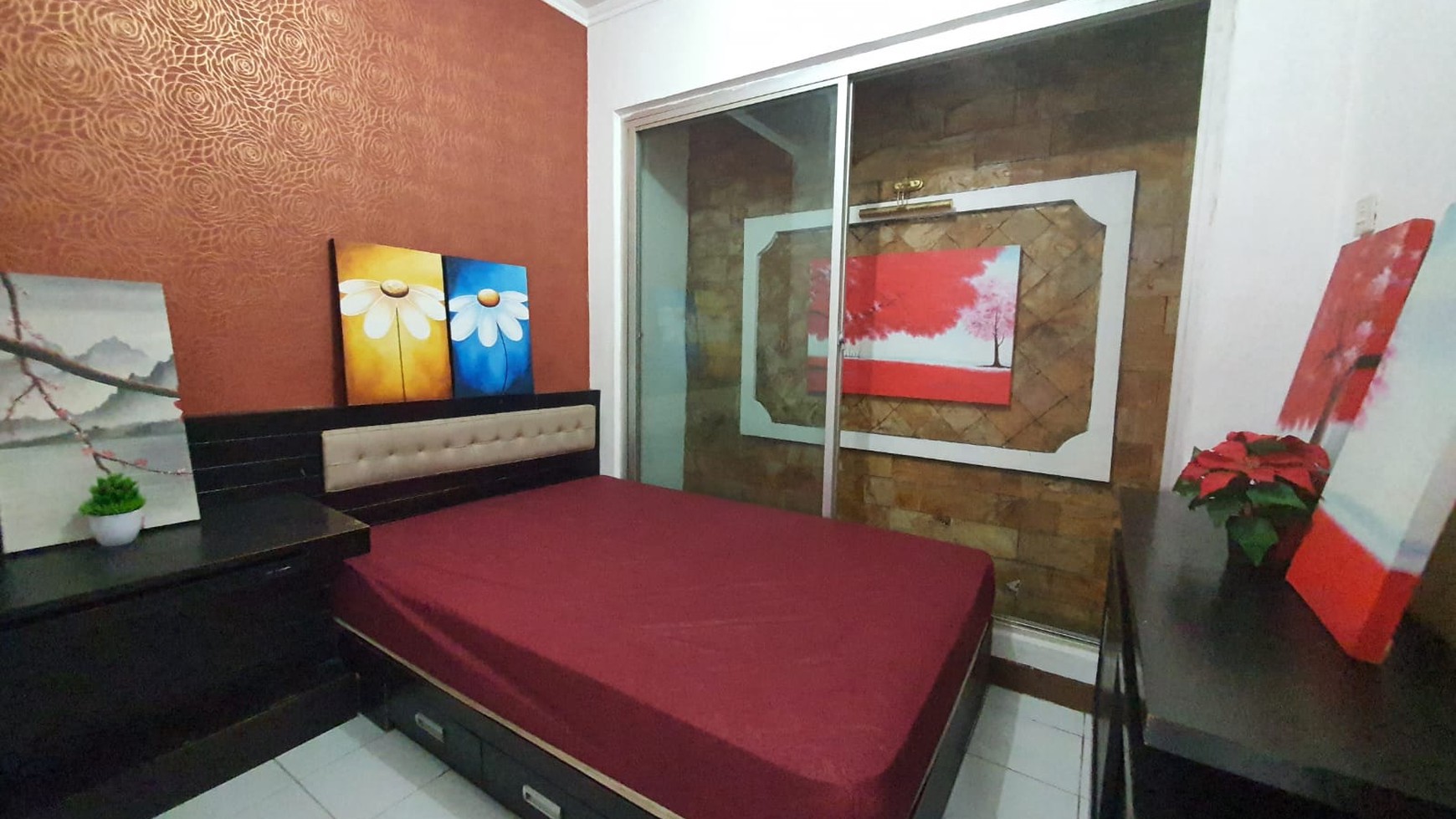 Rumah Furnished Minimalis di Taman di TAMAN HARAPAN BARU Bekasi