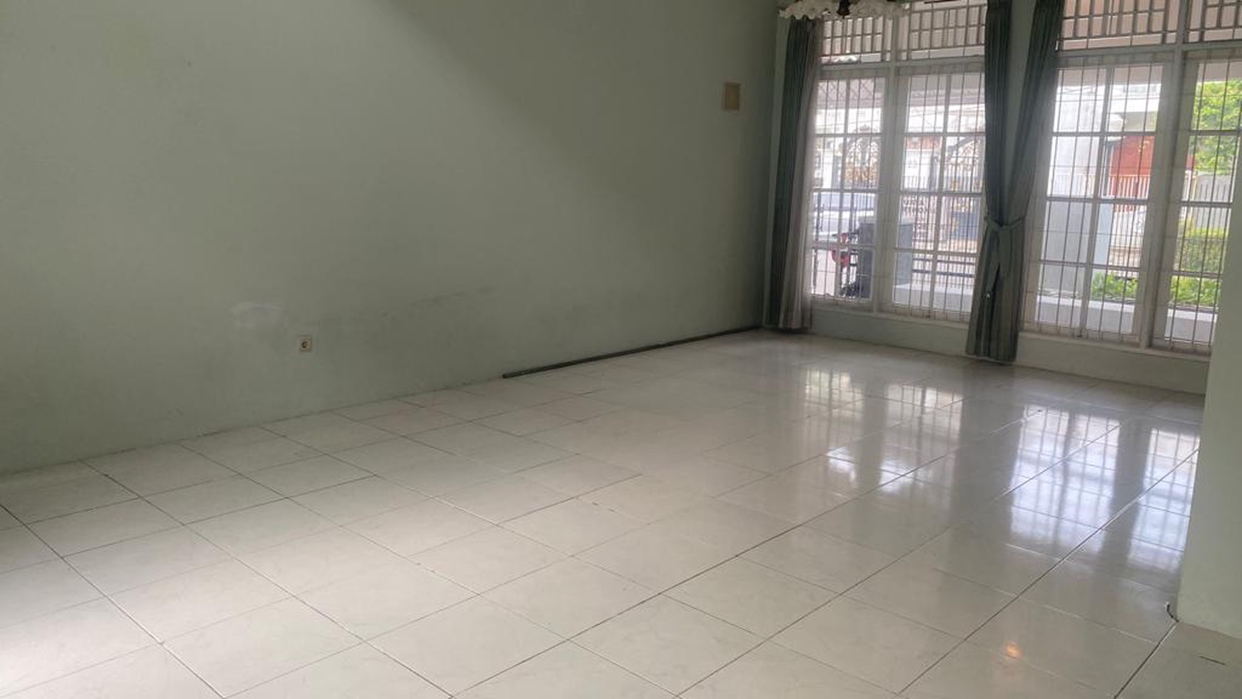 Rumah Asri Diarea Bintaro Jaya Sektor 9,  Luas Dekat  Akses Toll BSD-JORR. 