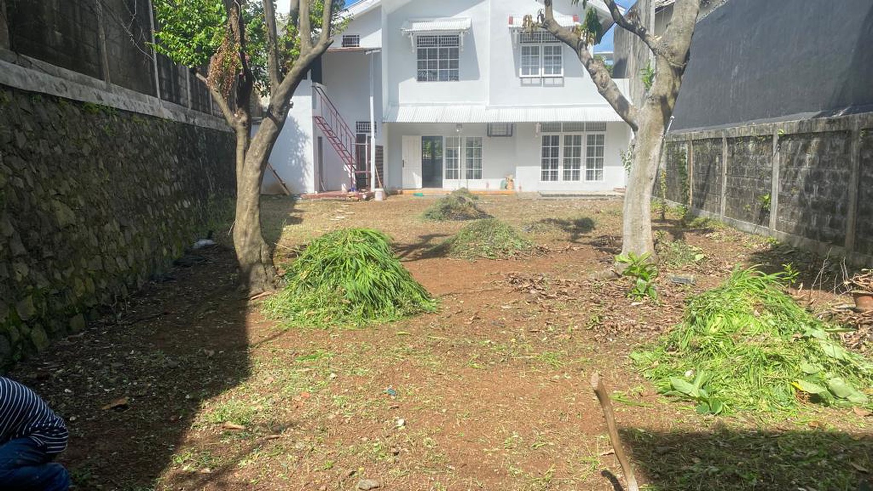 Rumah Asri Diarea Bintaro Jaya Sektor 9,  Luas Dekat  Akses Toll BSD-JORR. 