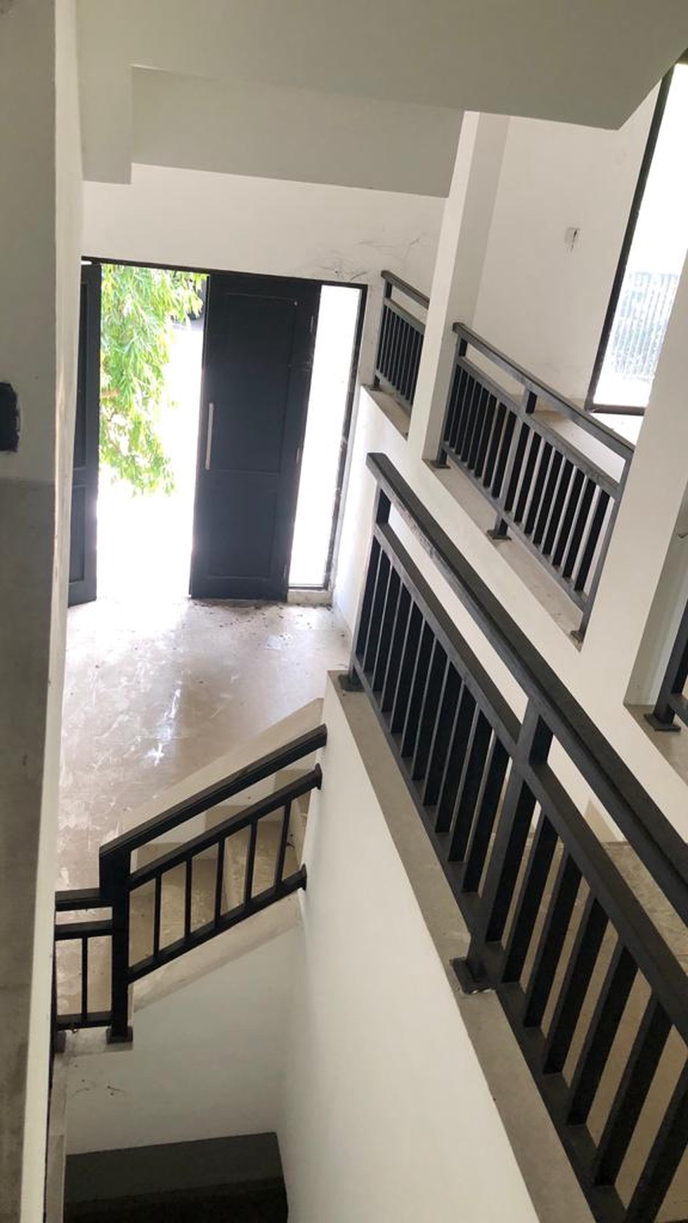 Rumah hunian yang tenang dan nyaman di Komplek Bonavista Residence, Lebak Bulus - Jakarta Selatan 