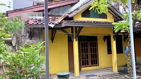 Rumah 2 lantai, pinggir jalan raya, sejajar pertokoan Textile di Cipadu Jaya, Tangerang. 