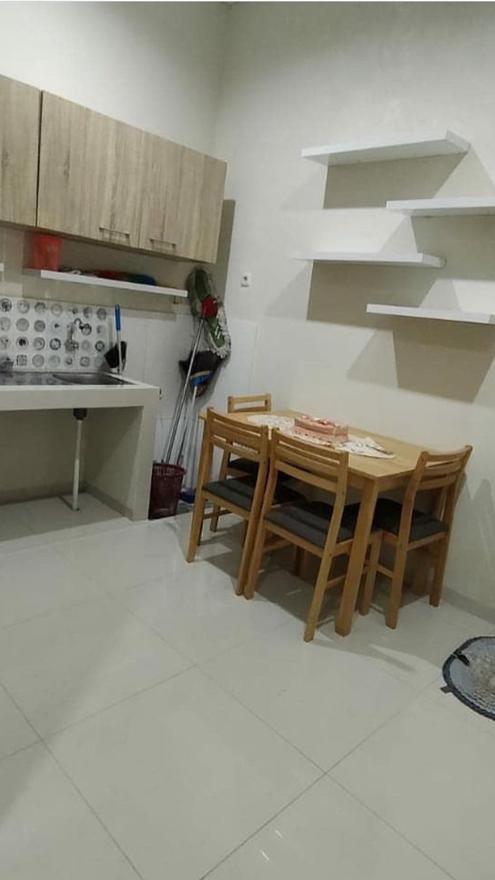 Disewakan Rumah Puri 88 Jemursari - Sidosermo Indah - Surabaya Selatan PLUS FULL FURNISHED strategis dekat Prapen, Raya Jemursari 