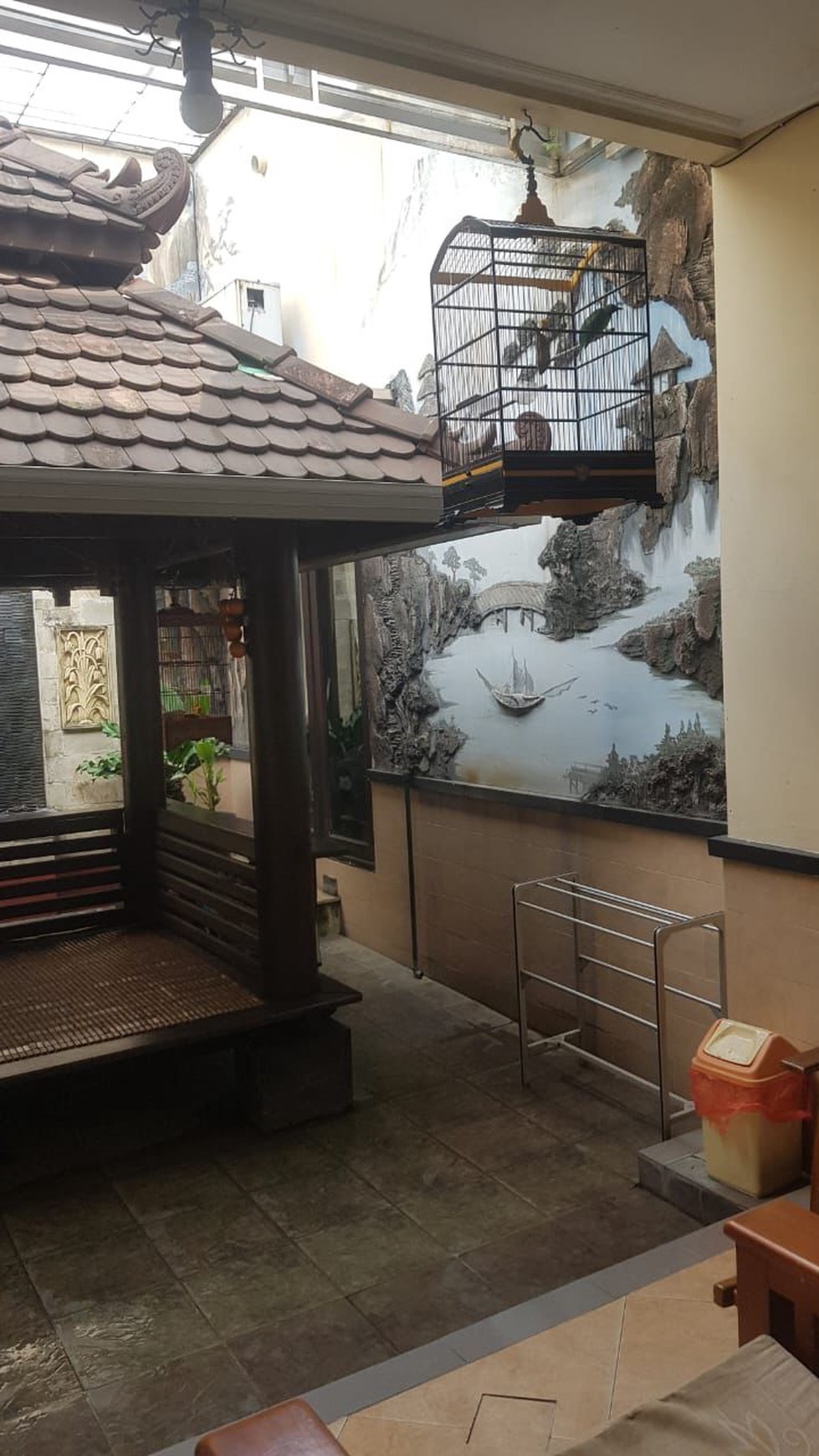 1652. Dijual Rumah Bagus di Gayungsari Surabaya