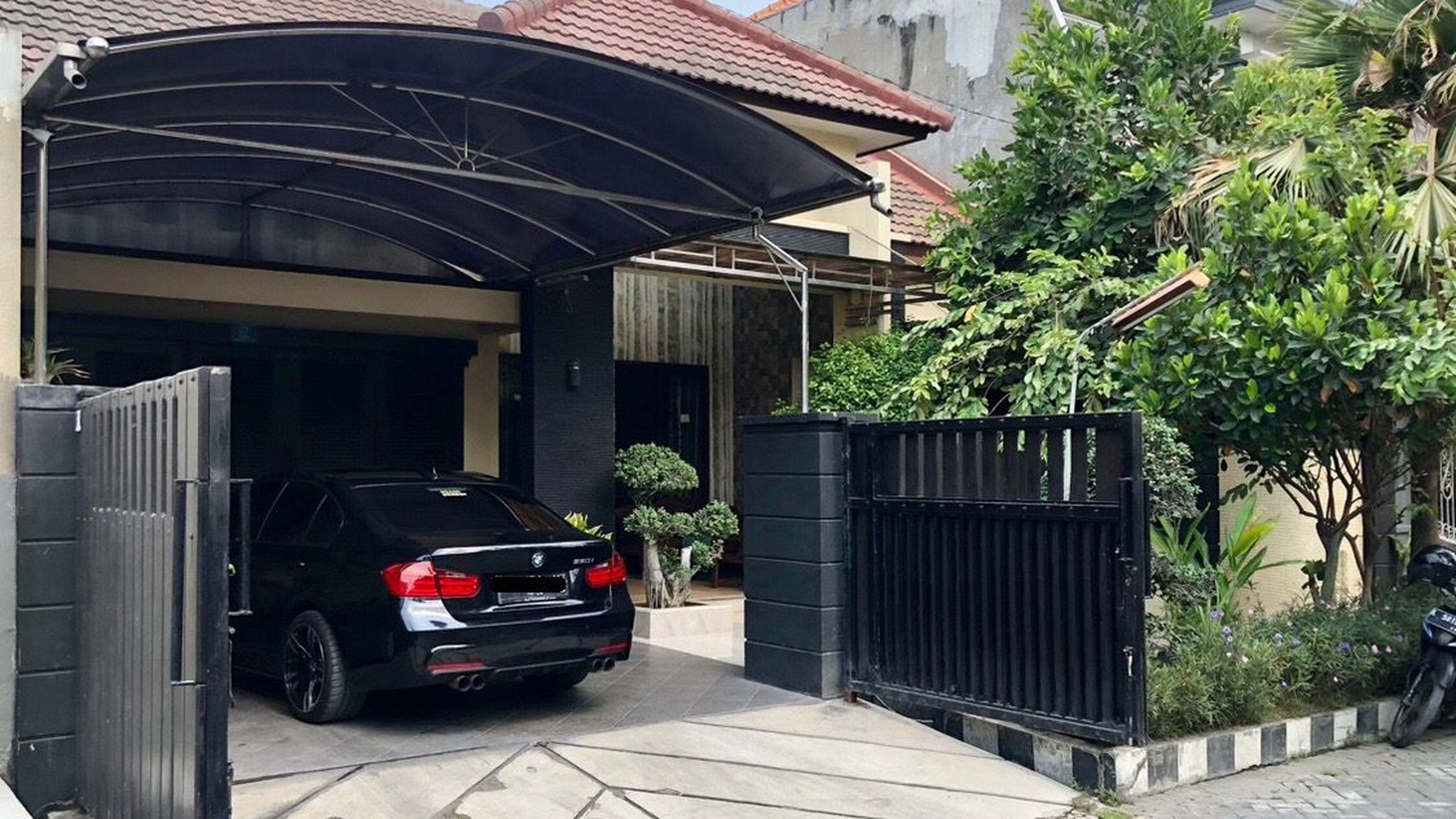 1652. Dijual Rumah Bagus di Gayungsari Surabaya