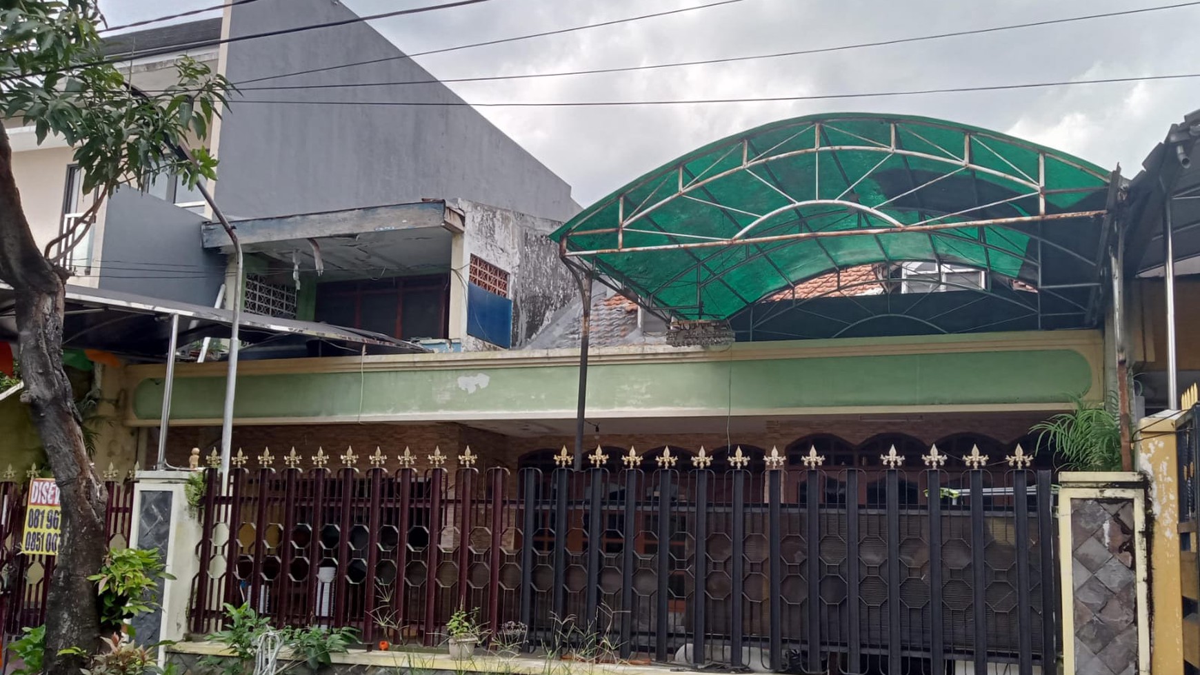 1154. Dijual Rumah di Manyar Jaya Surabaya