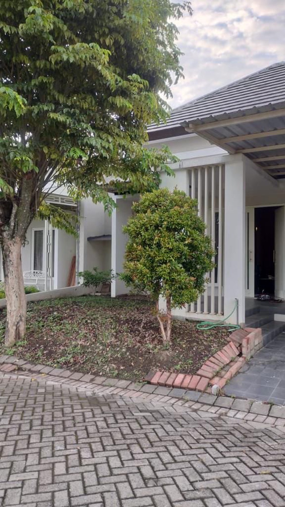 Li49. Dijual Rumah Royal Garden Regency, Bumiaji Batu