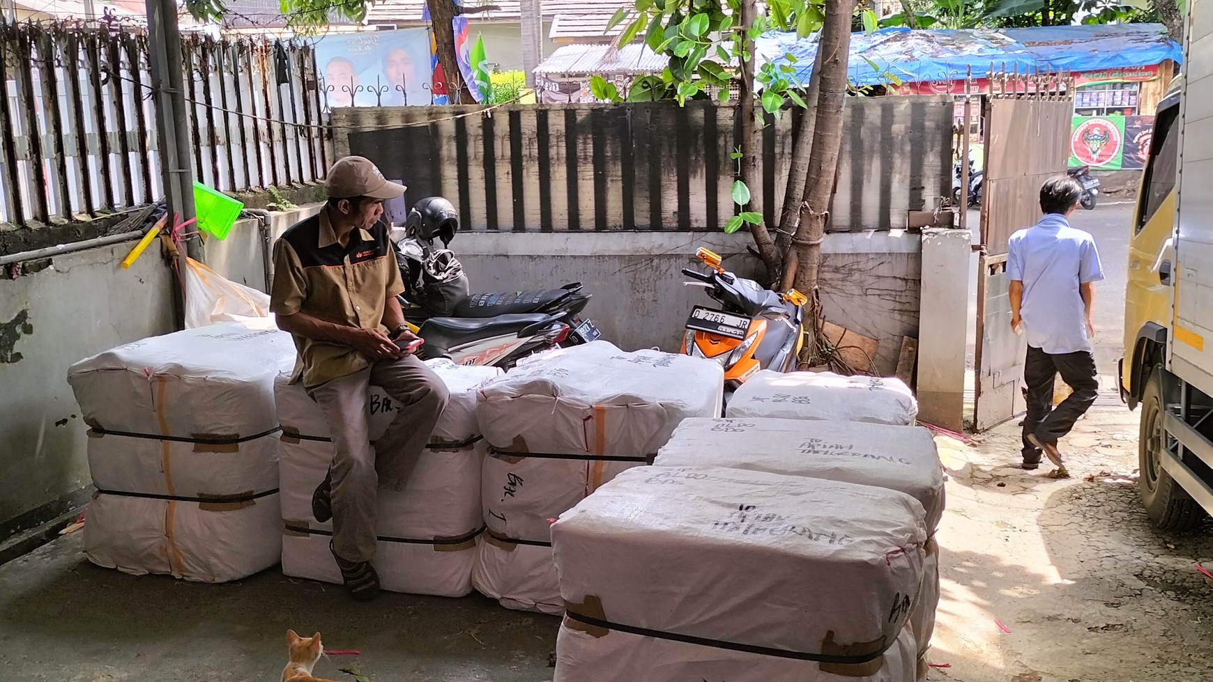 Rumah 2 lantai  Rajawali Disewakan 