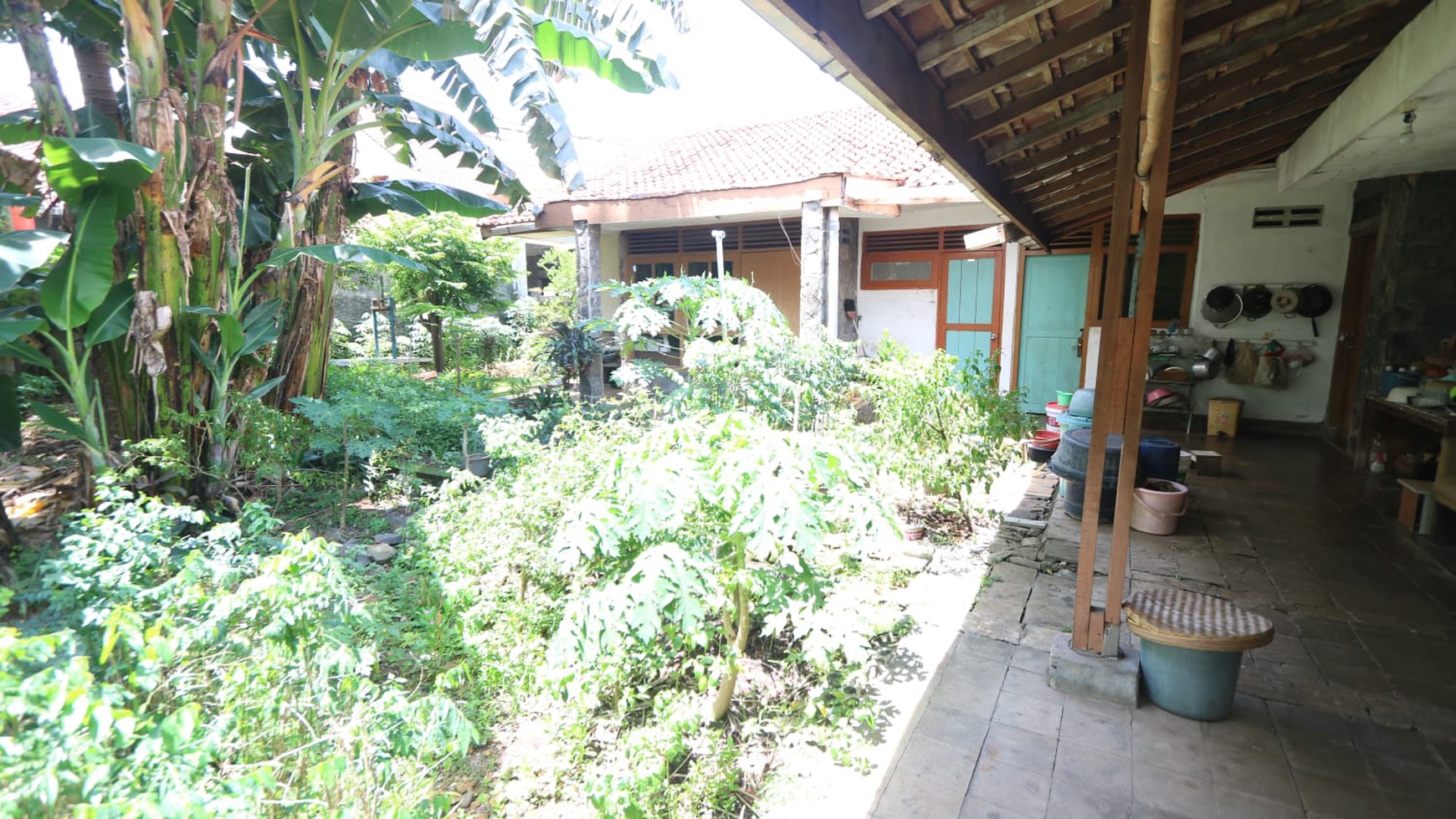 DIJUAL RUMAH KLASIK HITUNG TANAH DAERAH SLIPI KEMANGGISAN DEKAT KEBON JERUK / A classic & strategic house FOR SALE