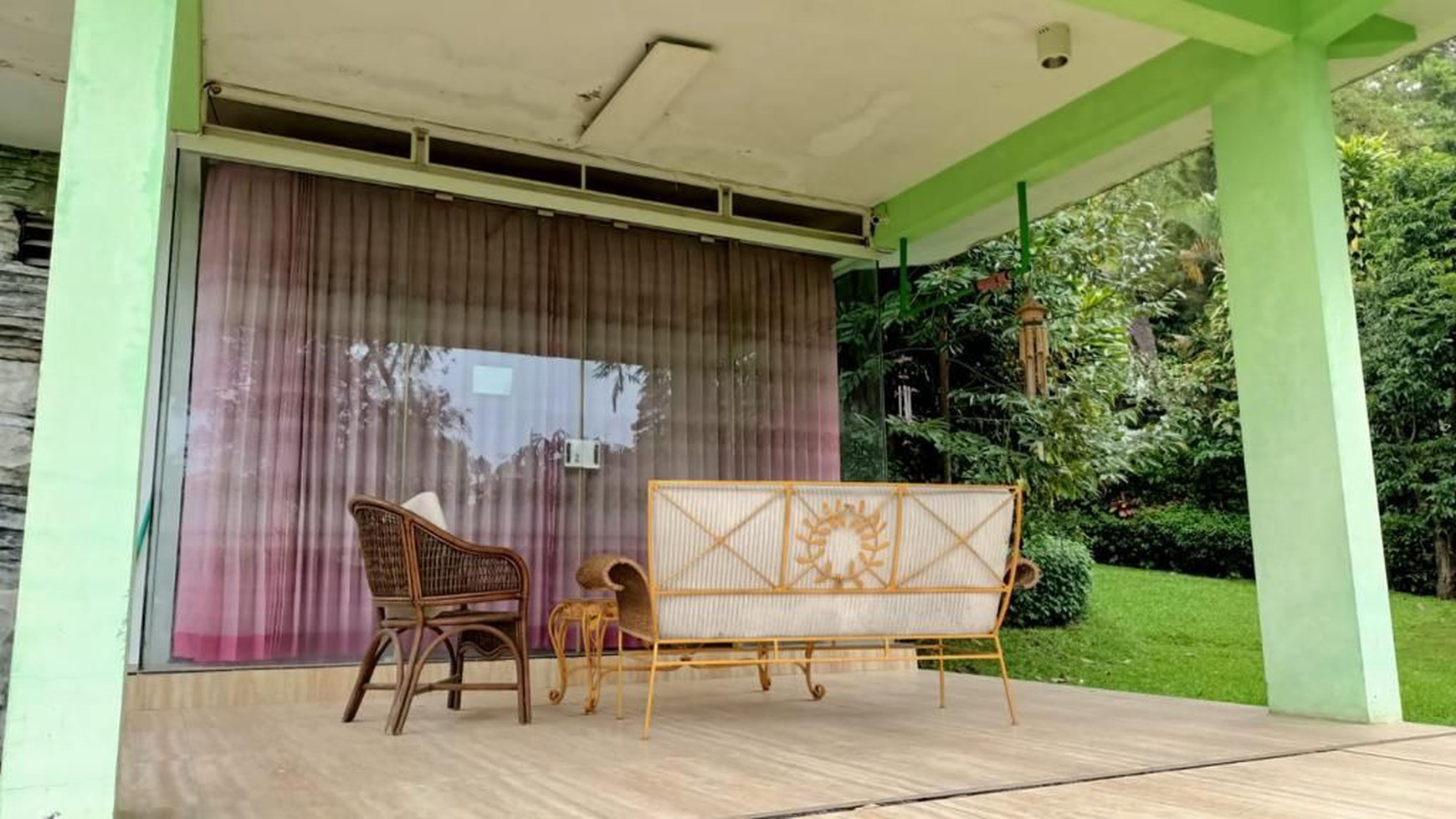 Dijual Villa Klub Bunga Batu Malang JATIM - Luas 500 m2 - Full Furnished  plus Taman Asri