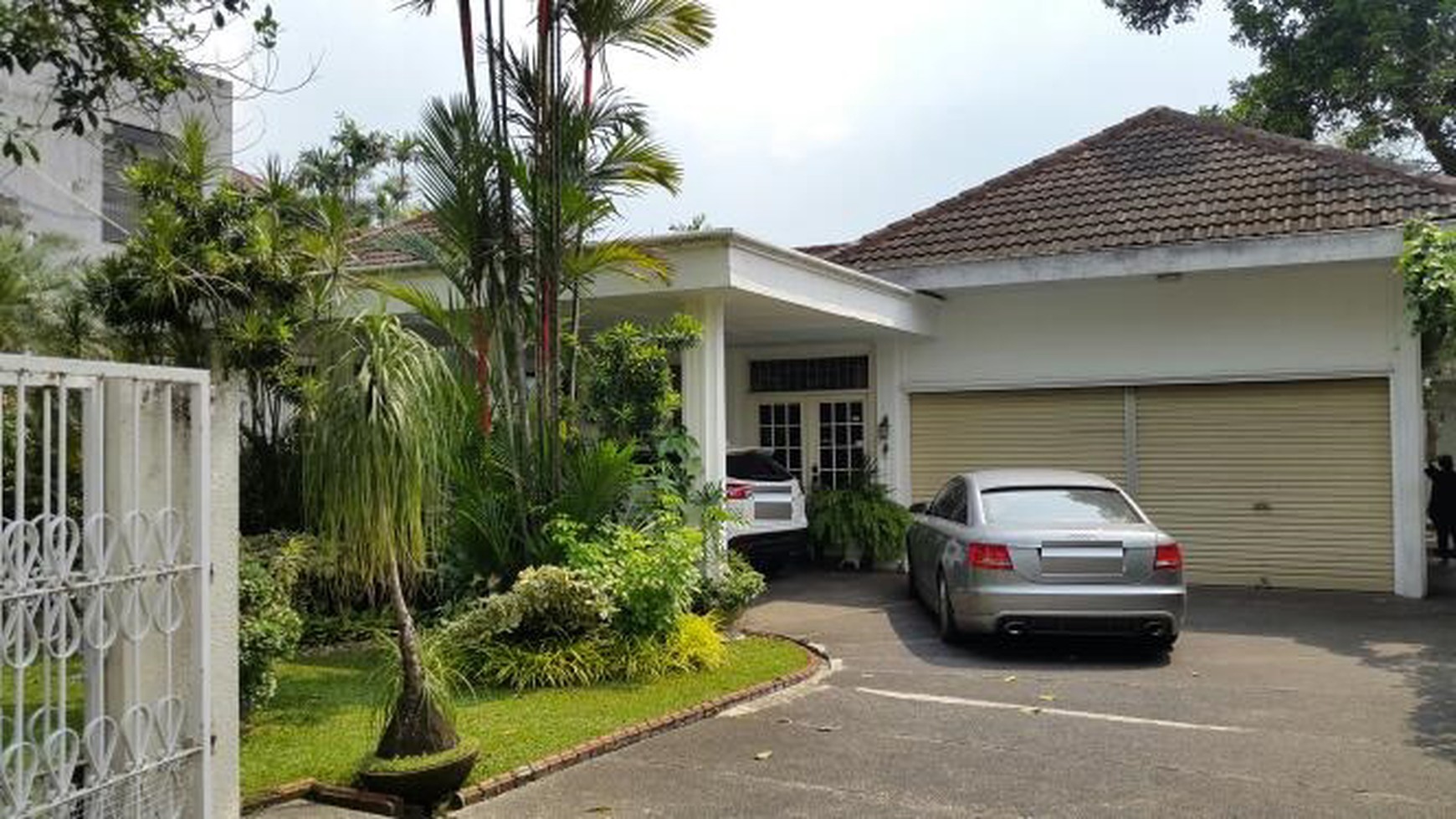 Rumah Asri Siap Huni di Cilandak Timur Jakarta Selatan.