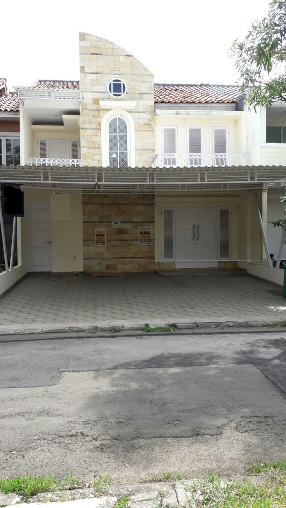 Dijual Rumah di Taman Imam Bonjol Jl. Riau - Lippo Karawaci