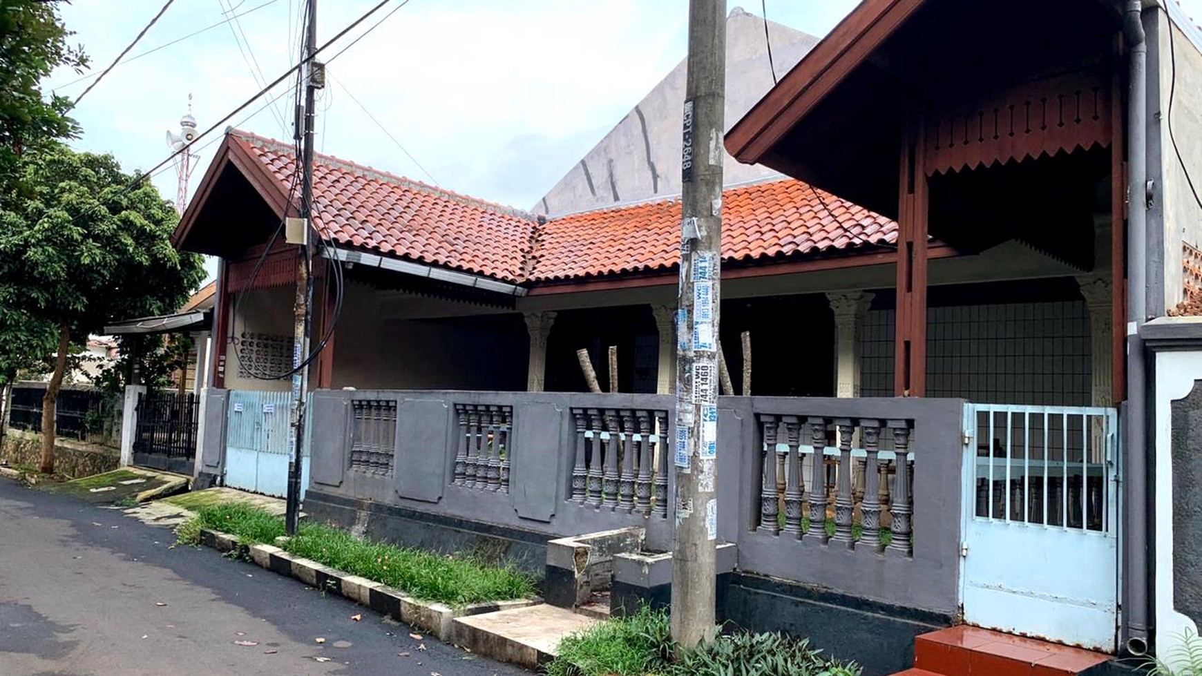 Rumah siap huni di komplek pertamina raya