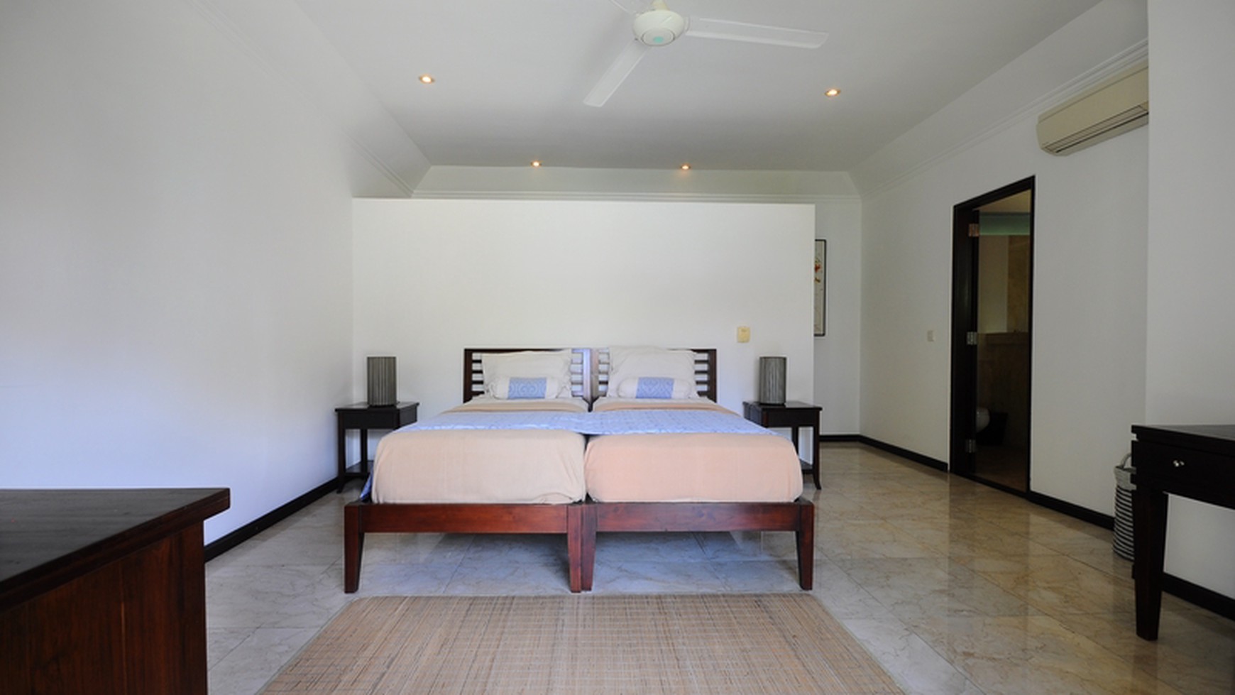 Villas Freehold In great Location Close to Echo Beach Canggu