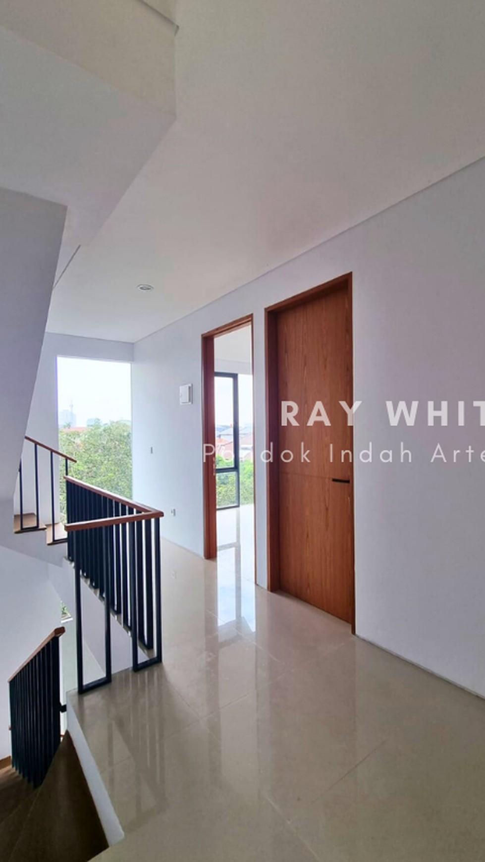 Brand new townhouse near to Pondok indah with rooftop