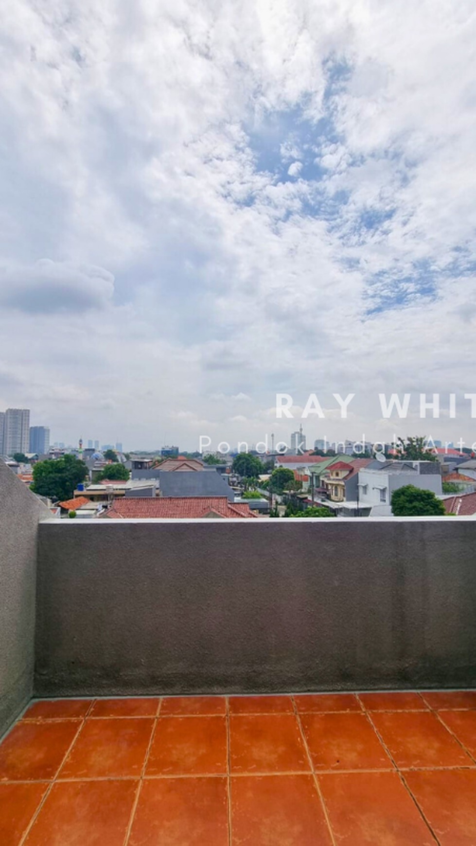 Brand new townhouse near to Pondok indah with rooftop