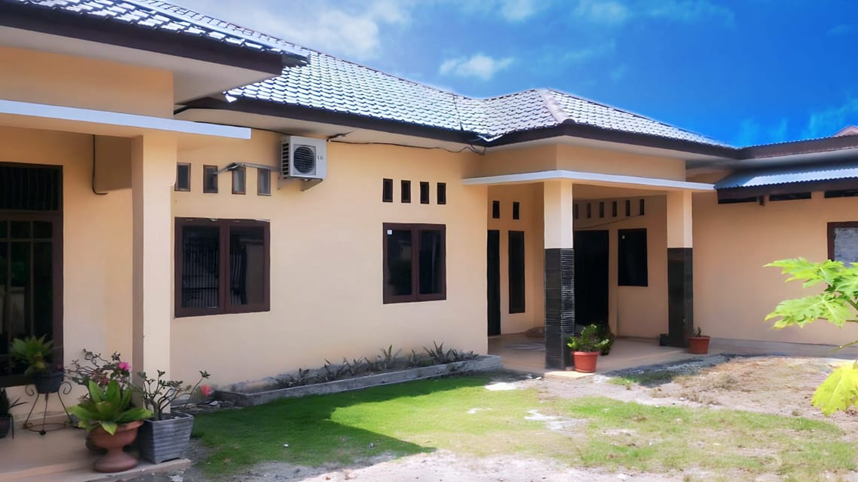 Rumah Besar dengan Paviliun dan Rumah Kos, Pusat Kota Pekanbaru