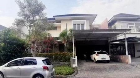 rumah royal residence cluster elit ada taman belakang