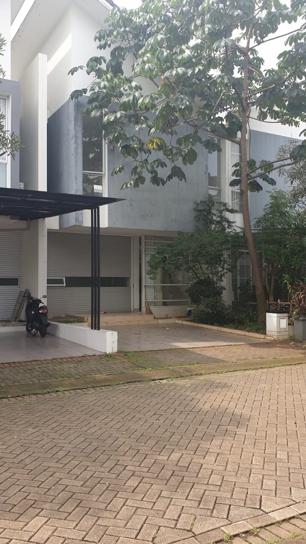 Rumah dalam Cluster keamanan 24 Jam, di Bintaro Sektor 9