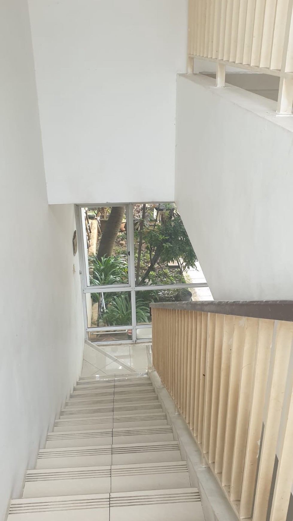 Rumah minimalis modern lokasi strategis dalam Cluster Discovery,Bintaro Sektor 9